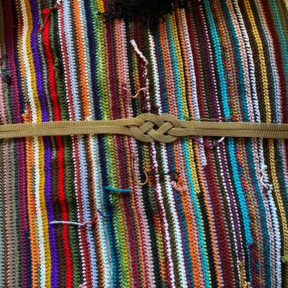 Sarah Cavender Mesh Gold Belt - Picture 2 of 4